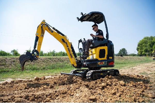 La nueva gama de miniexcavadoras New Holland en SITEVI 2023 