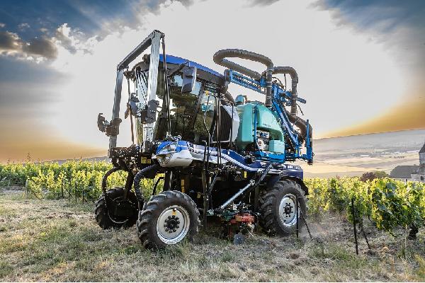 New Holland exhibe la nueva gama de tractores zancudos TE6 en SITEVI 2023